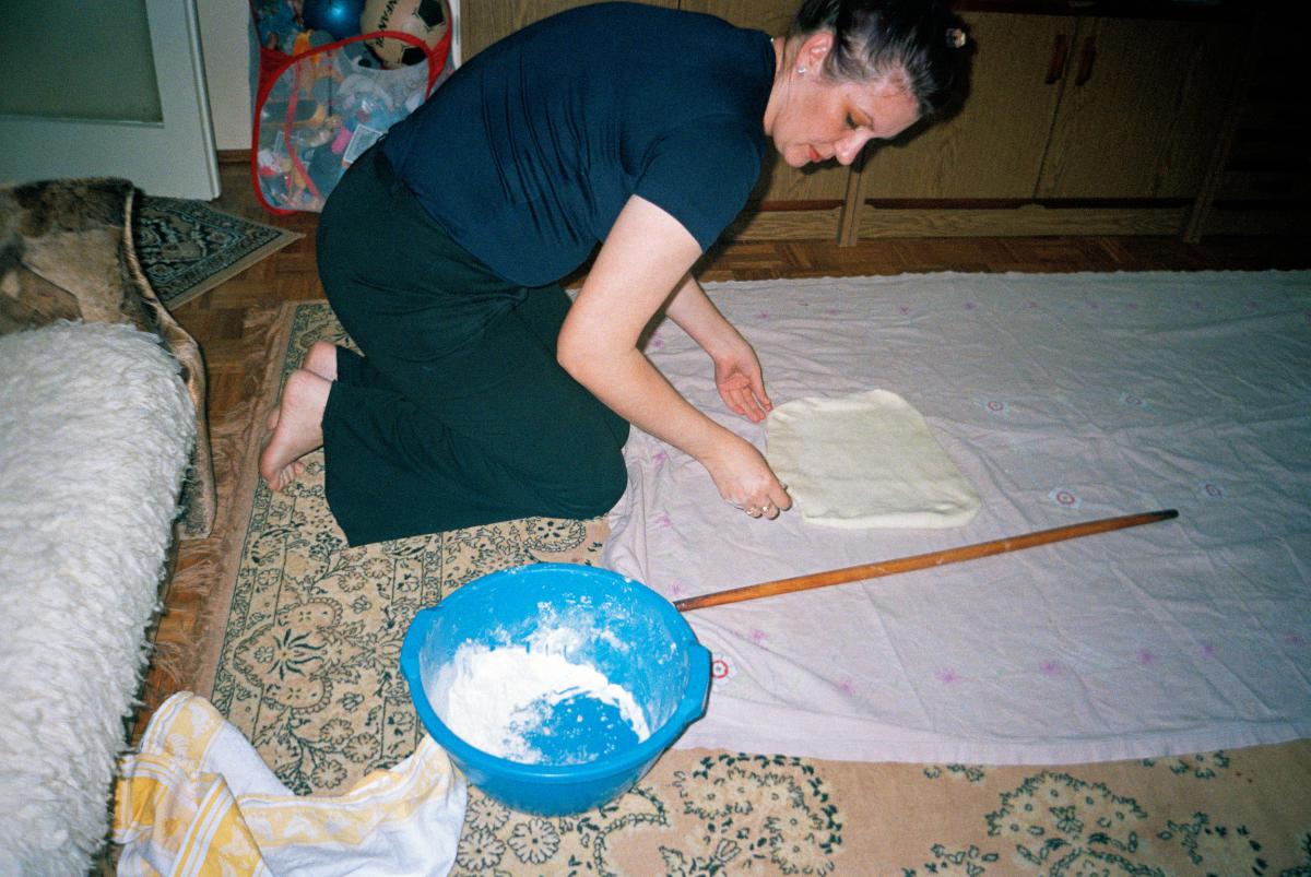 Ich beim Pita backen.